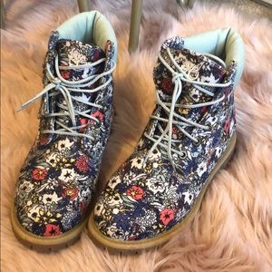 Women’s Size 8 Floral Timberland Boots